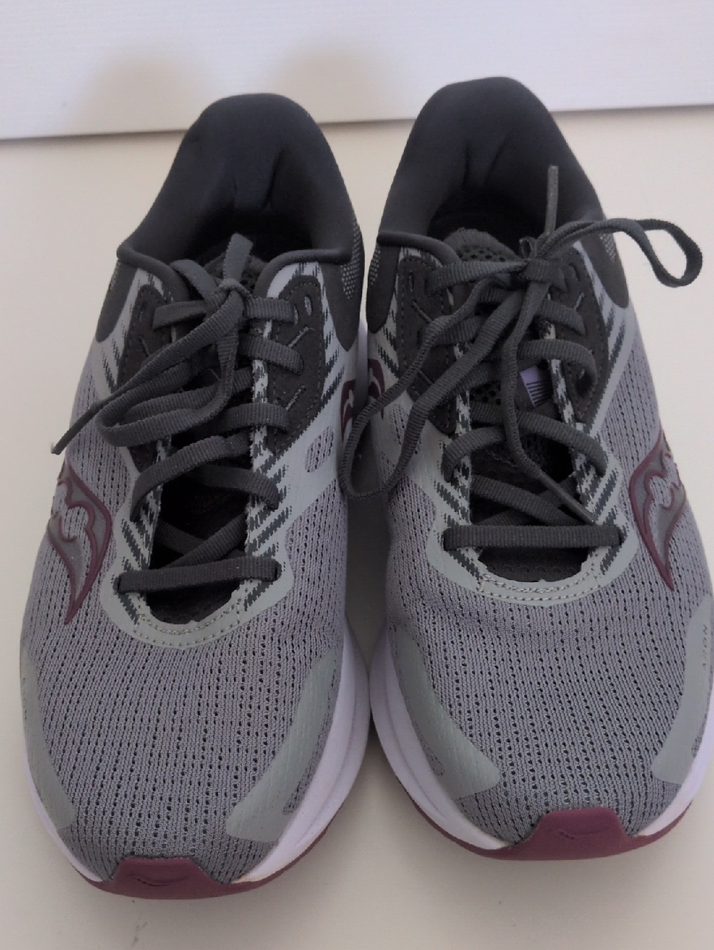 Saucony Women's Axon 2 Running Shoes - 8.5 - Picture 2 of 8